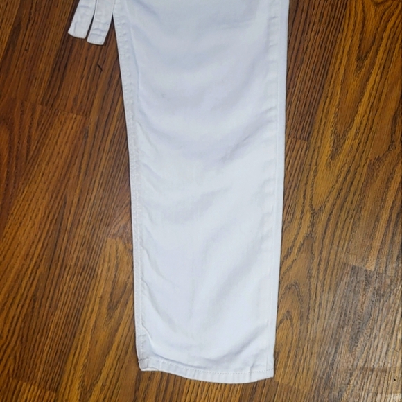 American Eagle High Rise White Mom Jeans - Size 0 | Classic & Chic A73 - Picture 3 of 12